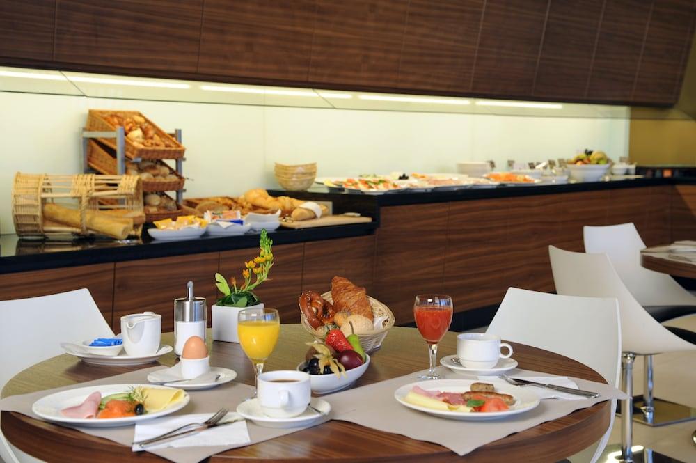 Novotel Am Messezentrum 4*